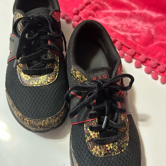 7-1/2 Alegria Sneakers with floral Design - Picture 8 of 12